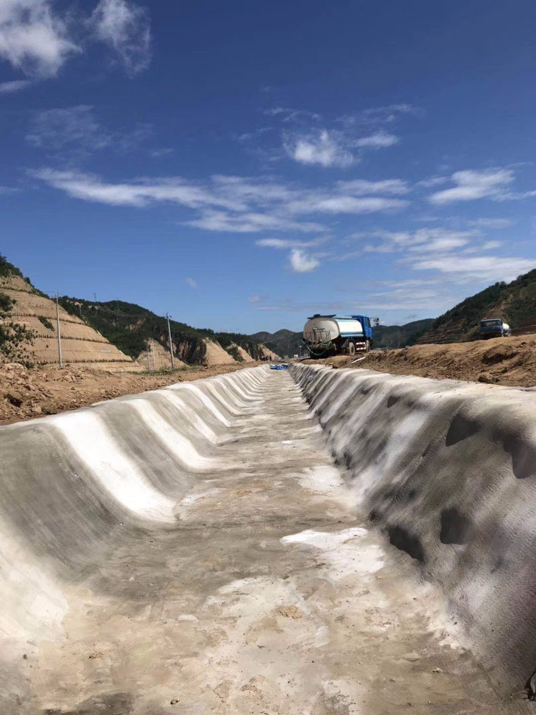 邊坡防護澆水固化水泥毯廠家直銷