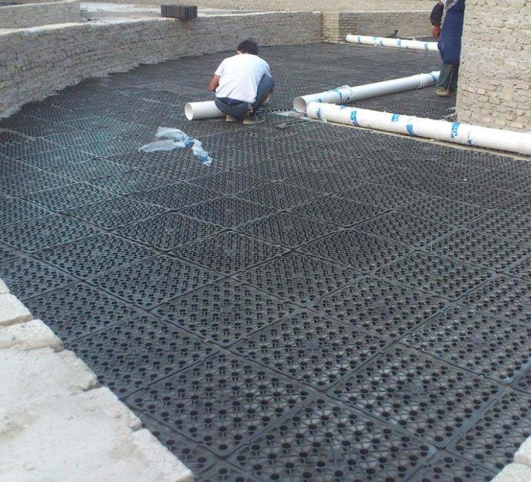 现货车库隔水板凹凸塑料蓄排水板厂家直销