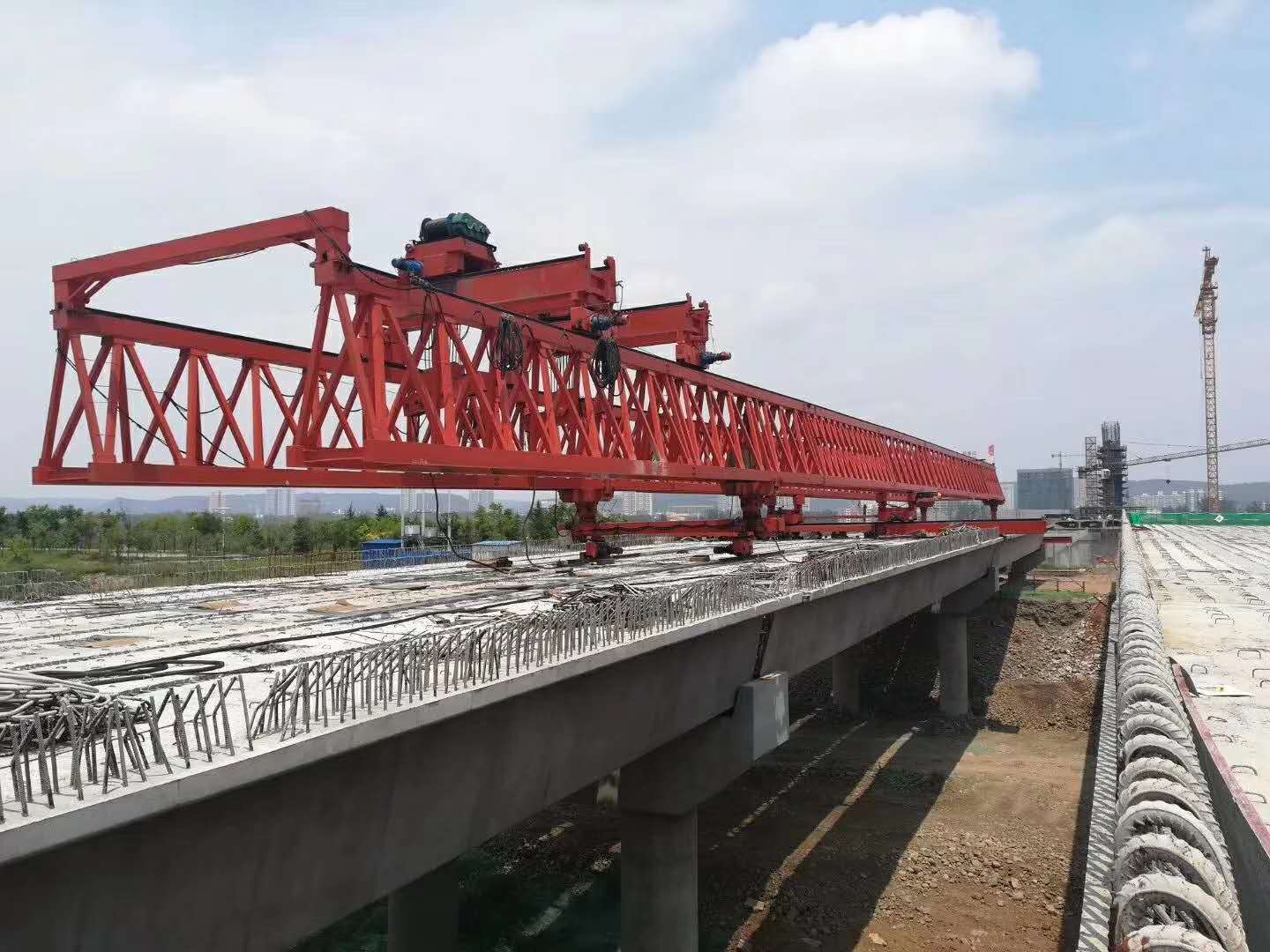 江苏淮安架桥机租赁40,120预制箱梁一台