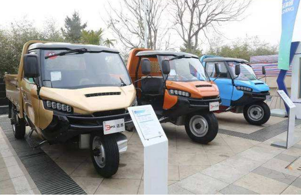 五征迈昂3mx全封闭3000款五征迈昂三轮车