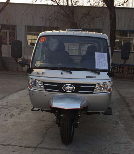 五征凌驭1600三轮车五征凌驭1600三轮车驾驶室