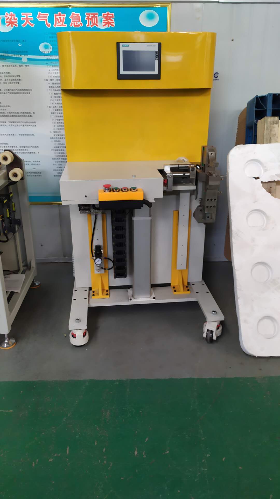 厂家生产高压尼龙管组装机,树脂管接头组装机