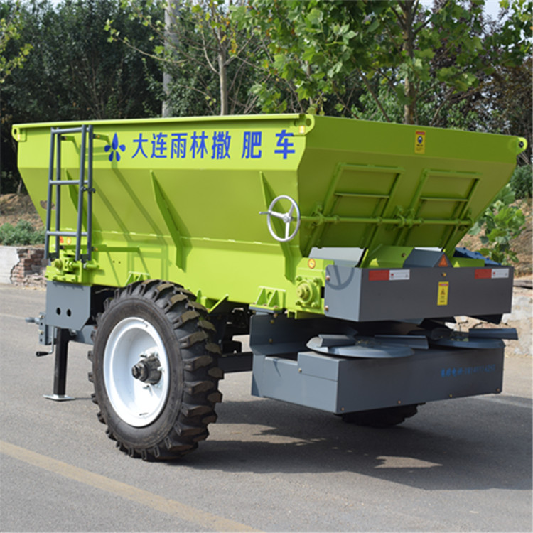 大连雨林干湿扬粪机土杂肥施肥车
