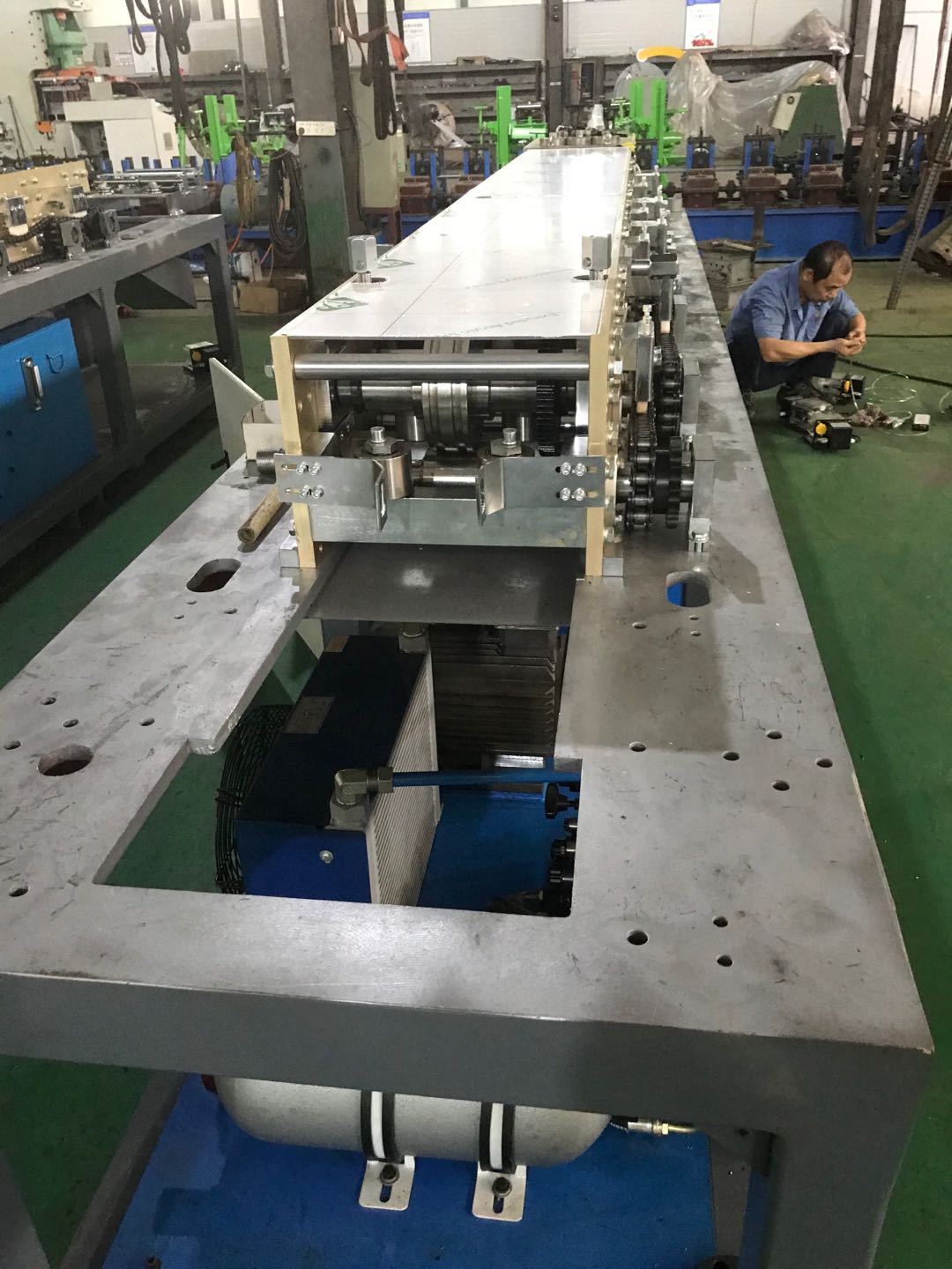 轻钢别墅龙骨机生产线设备