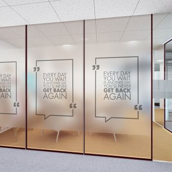 磨砂贴腰线防撞条喷印镂空字标识喷刻源自济南一萌