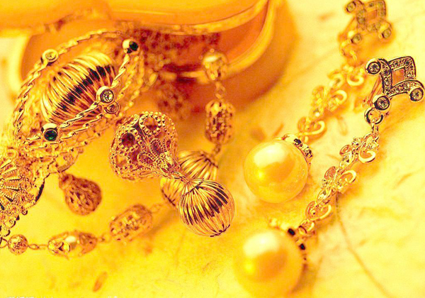 金银珠宝类降幅最大