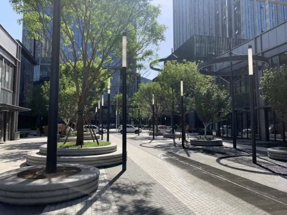 融创集团新办公大楼的景观设计