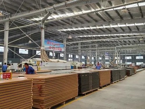 位于沭阳县的团团圆圆板材已投入5000多万元,从占地10多亩,年销售额不