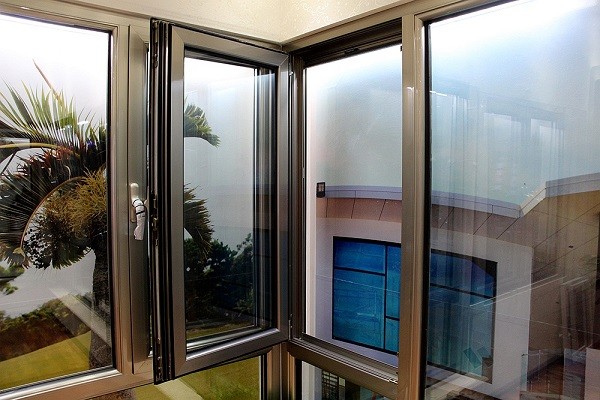 断桥铝门窗需要用到三层中空玻璃吗?