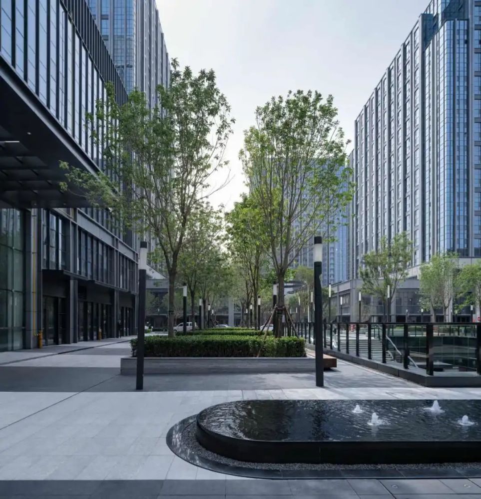 融创集团新办公大楼的景观设计