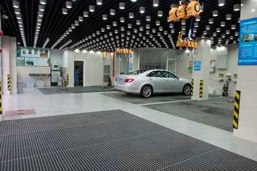 昨晚一场"泥雨" 洗车行迎来复工后"生意一天"