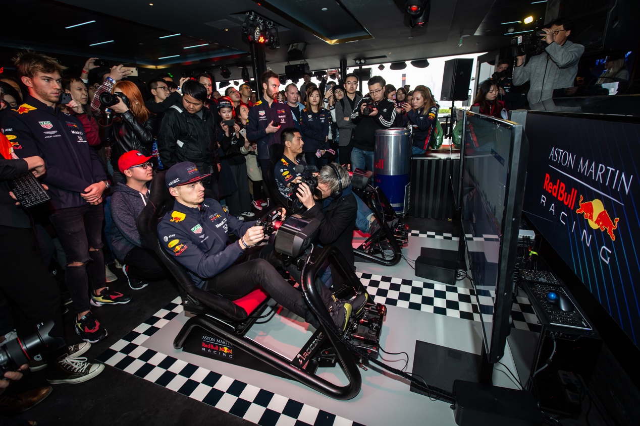 包括red bull cliff diving悬崖跳水世界巡回赛,red bull x-fighter