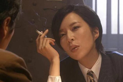 这个女间谍,可怜又可耻,被养父玷污,对中国做尽坏事