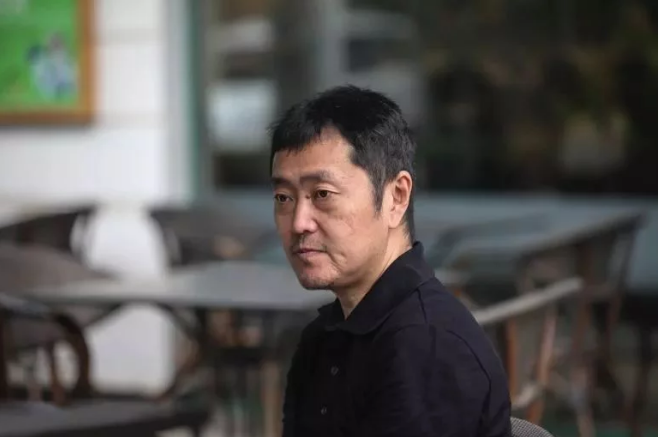 现在北京有2200万的常住人口,其中有800多万是外来务工人员,左晖认为