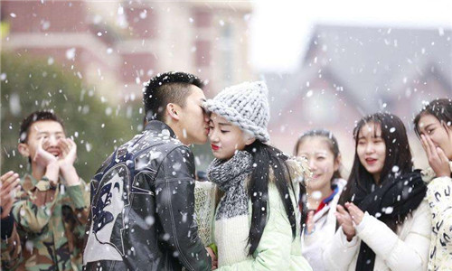 男生表白的话怎么说 哪些表白的话能感动她