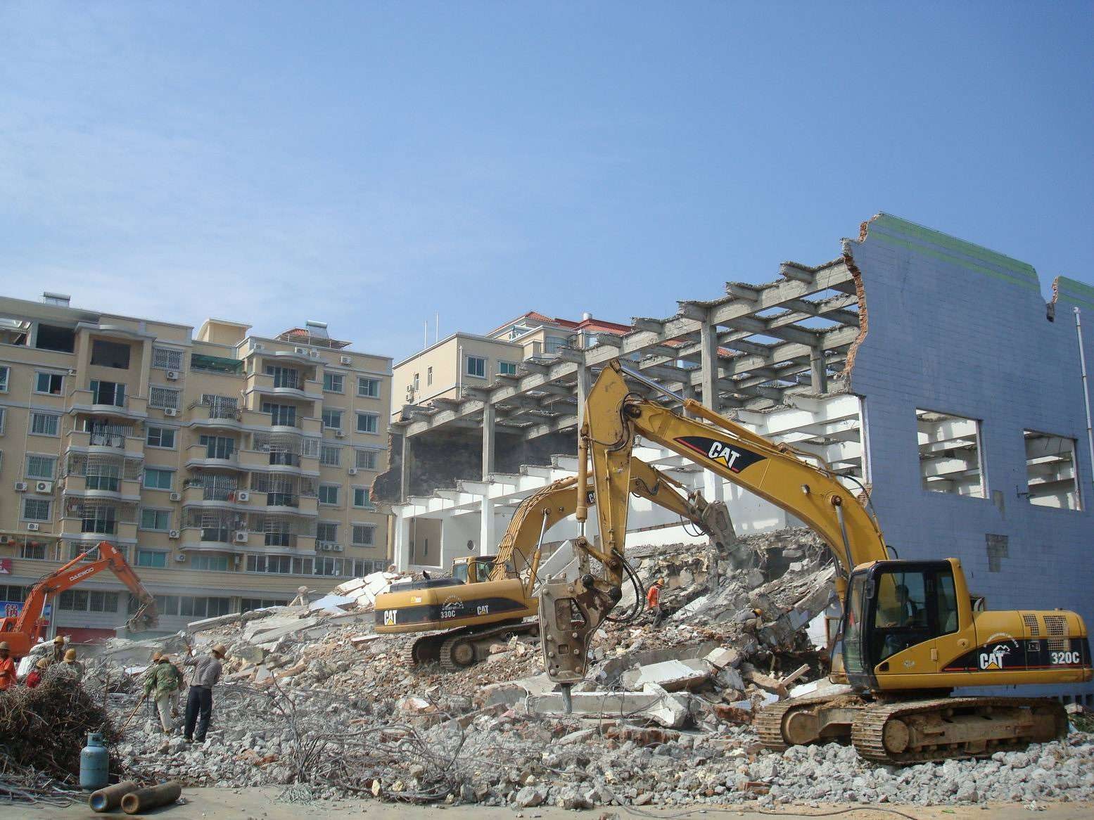 中山南朗镇建筑物拆除公司，专业施工团队
