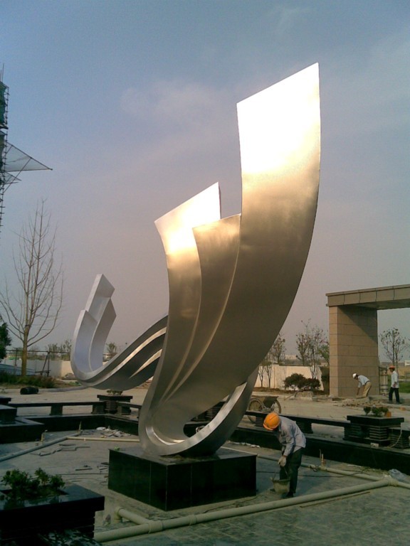 广州不锈钢雕塑安装，让每一位客户满意