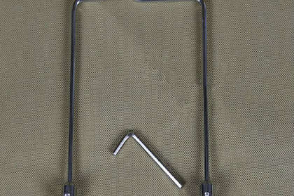 钢丝牵引弓 钢丝牵引弓:也叫克氏针牵引弓,一般以高材质的钢丝铸成