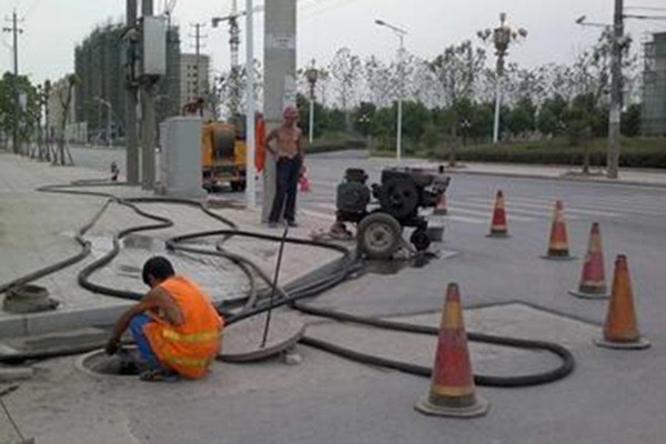 濟南高新區高壓車清洗疑難污水管道，公司資質齊全