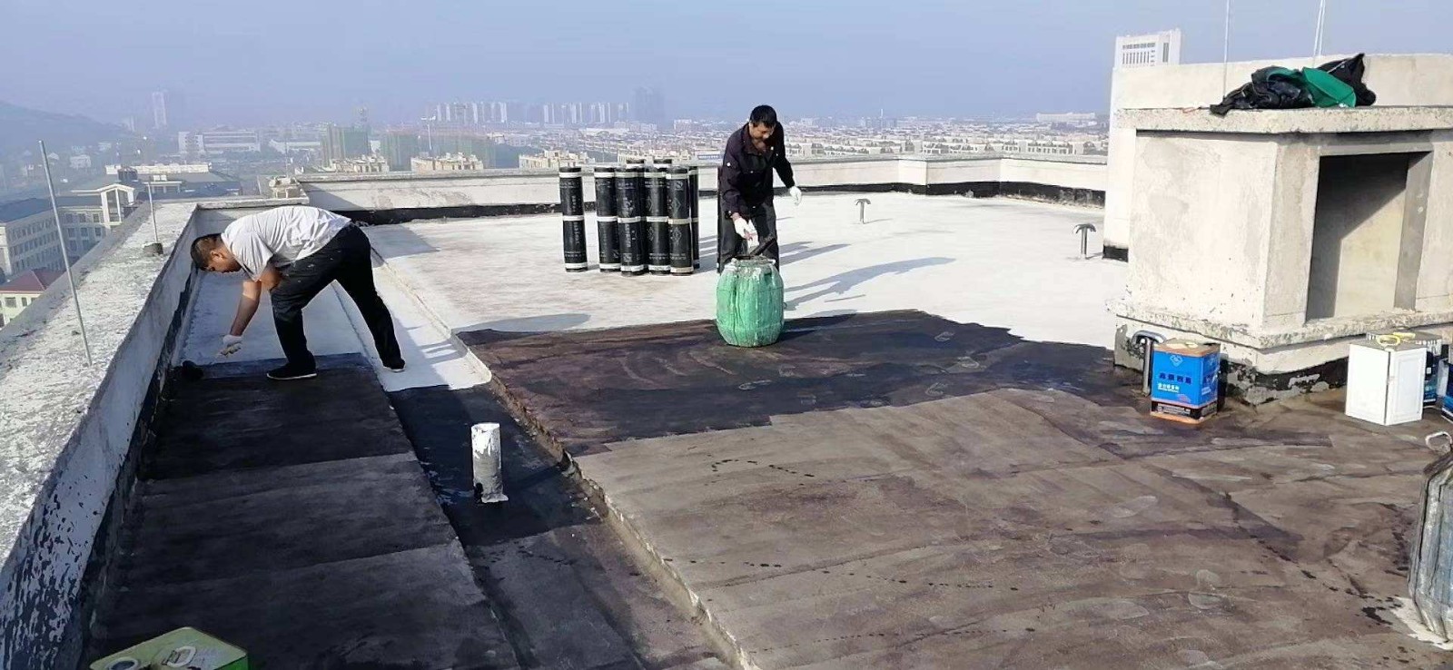 哈尔滨屋顶防水怎么做，我们热爱建筑防水事业