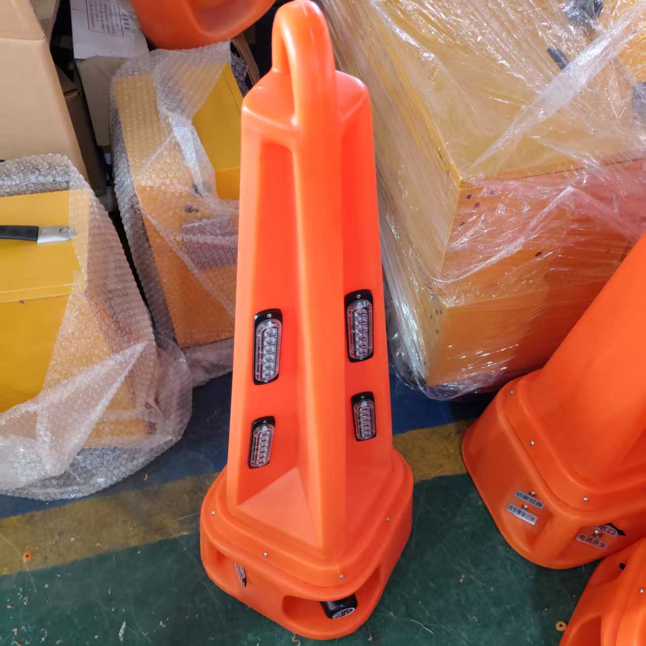 聲光路錐報警器1.jpg