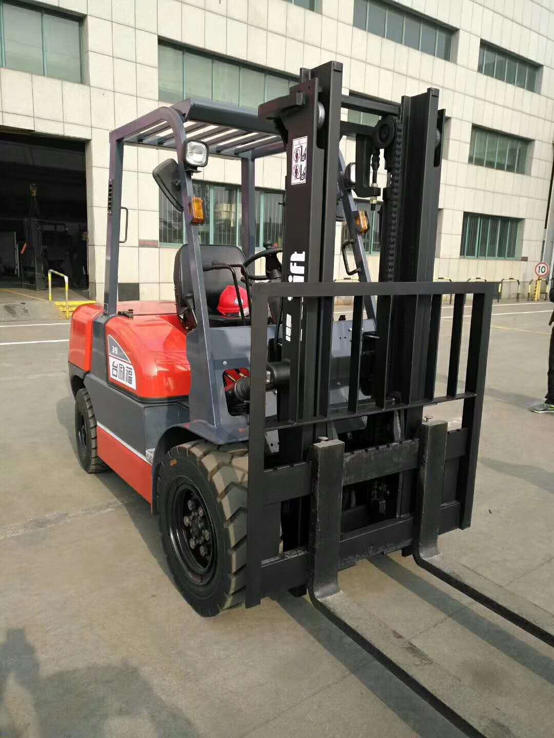 烟台中大叉车租赁服务有限公司