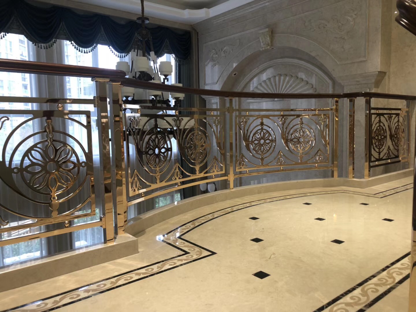 辽宁厂家设计生产铝楼梯扶手