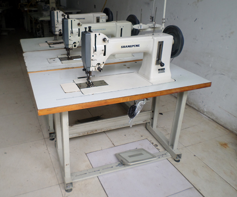 厚料粗线复合送料平板式工业缝纫机水牛车大同步车大上蓬牌180