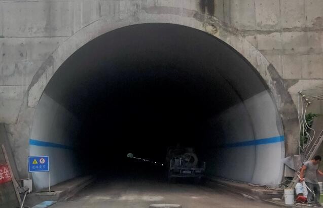 南甯隧道塗料施工，獲得了業界各項榮譽稱号