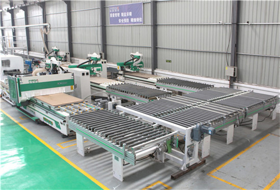 山东滨州橱柜门板厂自动换刀加工中心