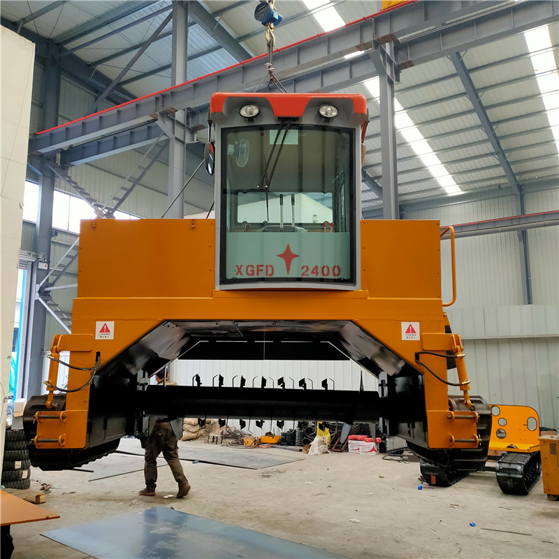 3000型履带式翻抛机大型养殖场有机肥料制造机