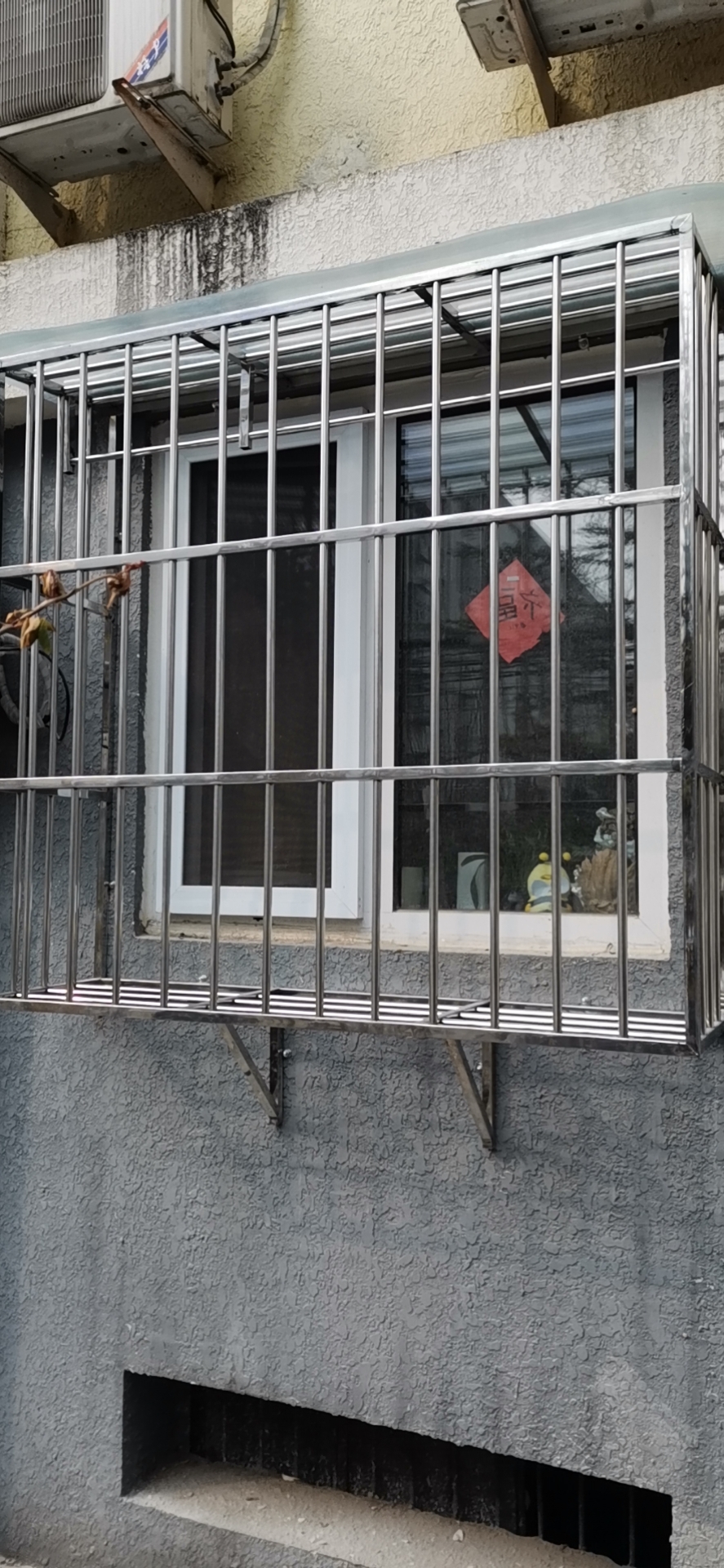 北京朝阳区甜水园安装小区防盗网安装窗户防护栏围栏