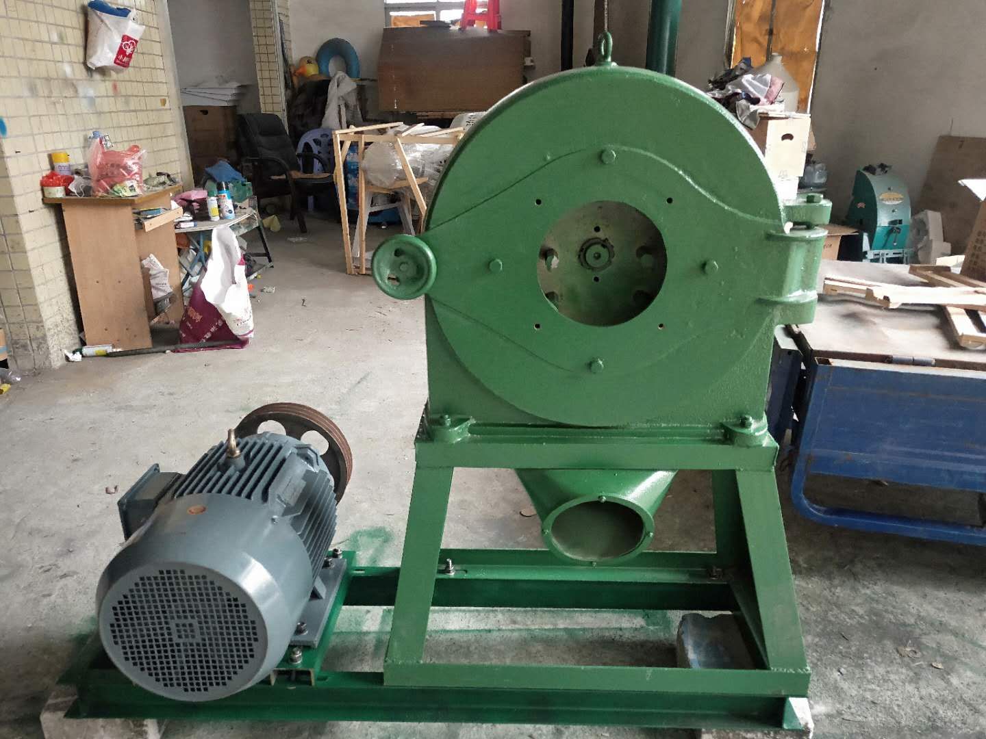 三相电粉料机贝壳磨粉机大型450型稻谷粉糠机