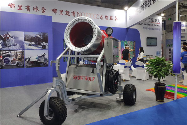 不分昼夜大型人工造雪机,更高效无死角滑雪场造雪机