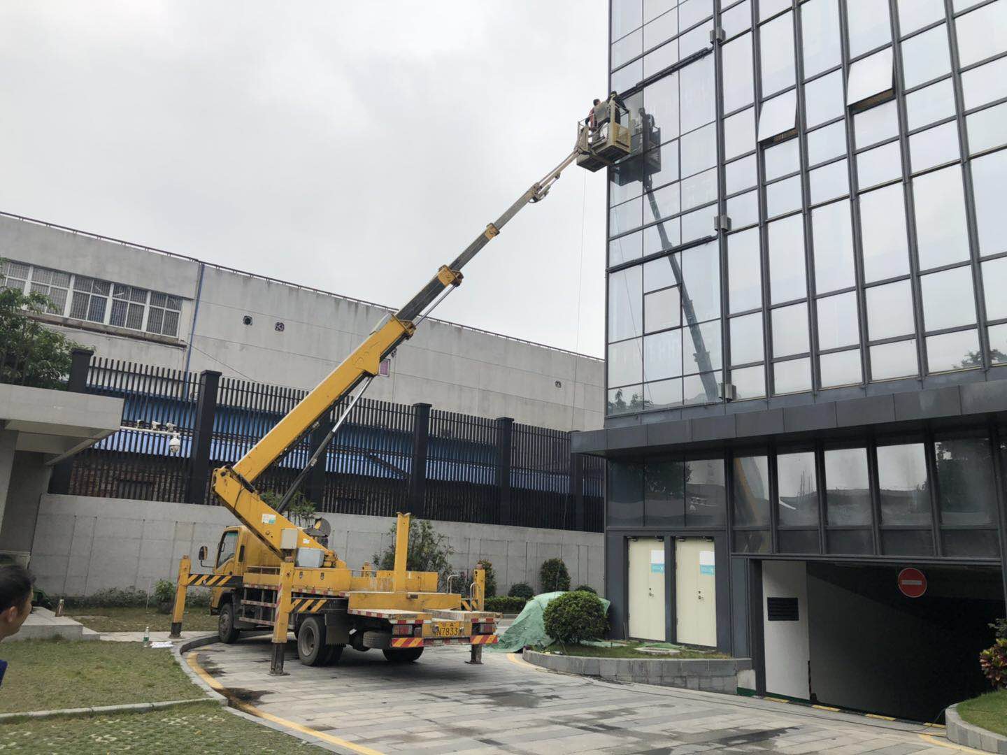 广州海珠区域提供高空车出租路灯车出租升降平台出租