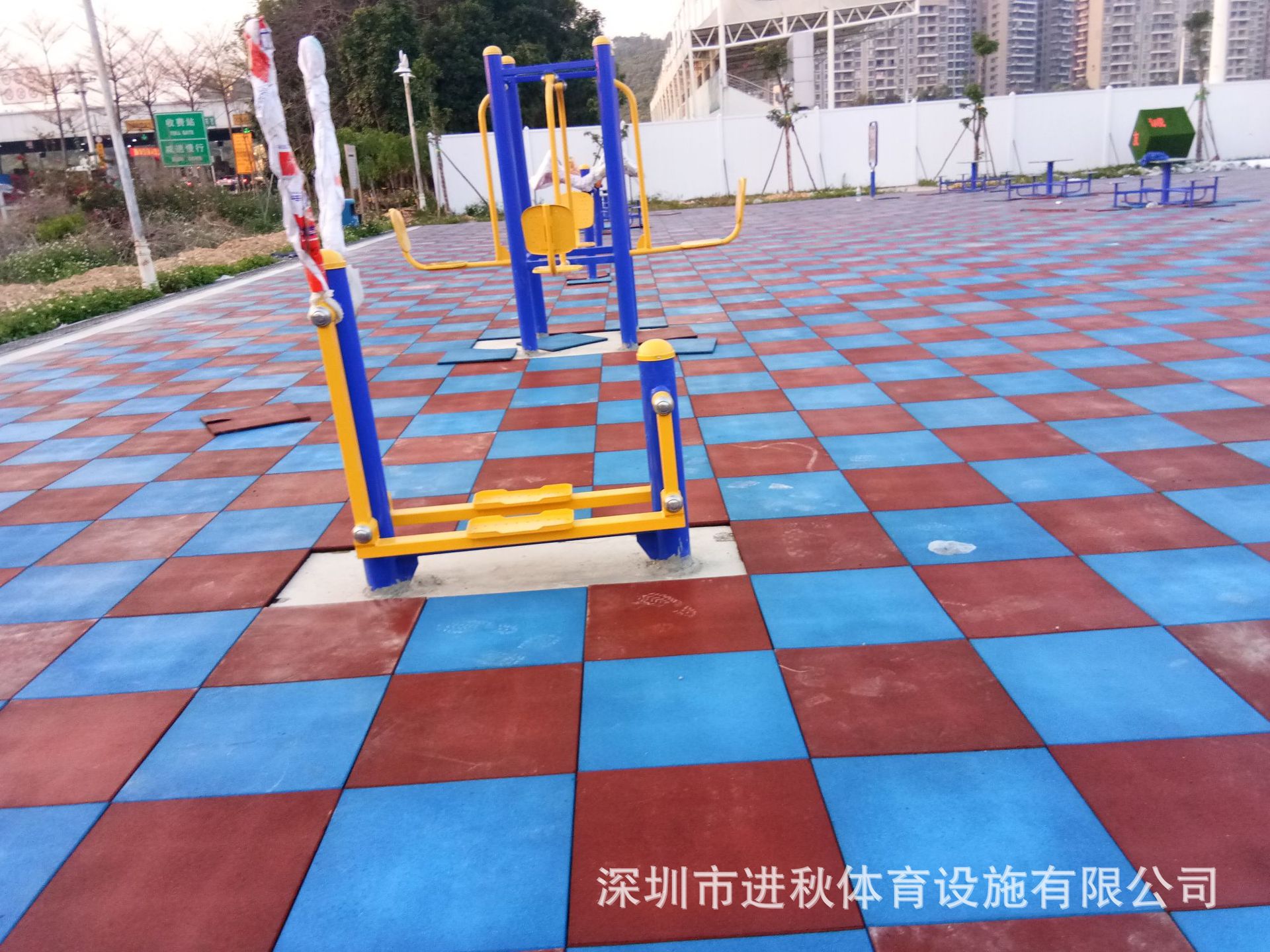 橡胶地垫彩色橡胶拼装地垫15cm厚健身器材区域弹性