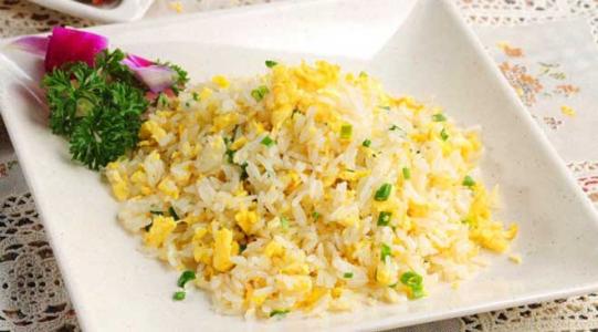 大理特色炒饭葱花鸡蛋炒饭的技术教学