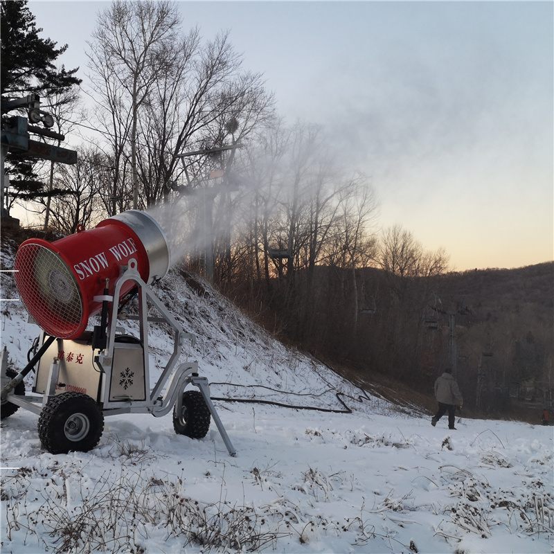 国产品牌造雪机实力造雪,型号可选强劲制雪机厂家