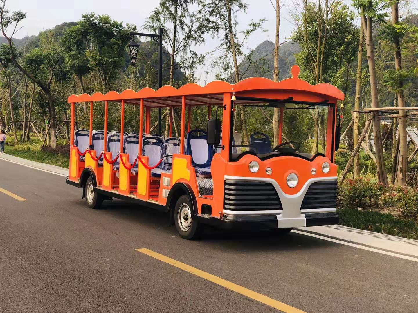 酒店接待游览车 新能源景区电动观光车敞篷厂家销售