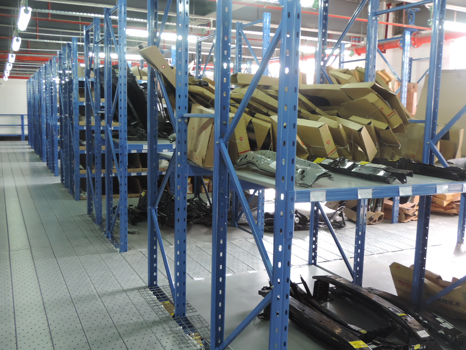 十堰货架供应商,十堰汽车4s店货架汽配架,厂家定制