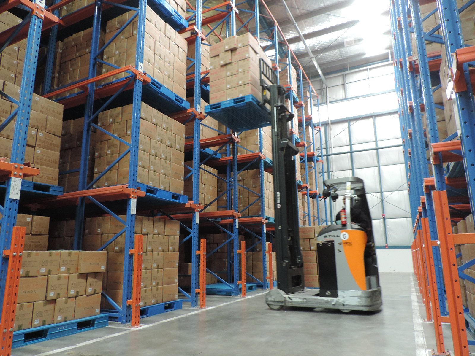 黄冈通廊式货架供应大型贯通式库房货架黄冈货架厂