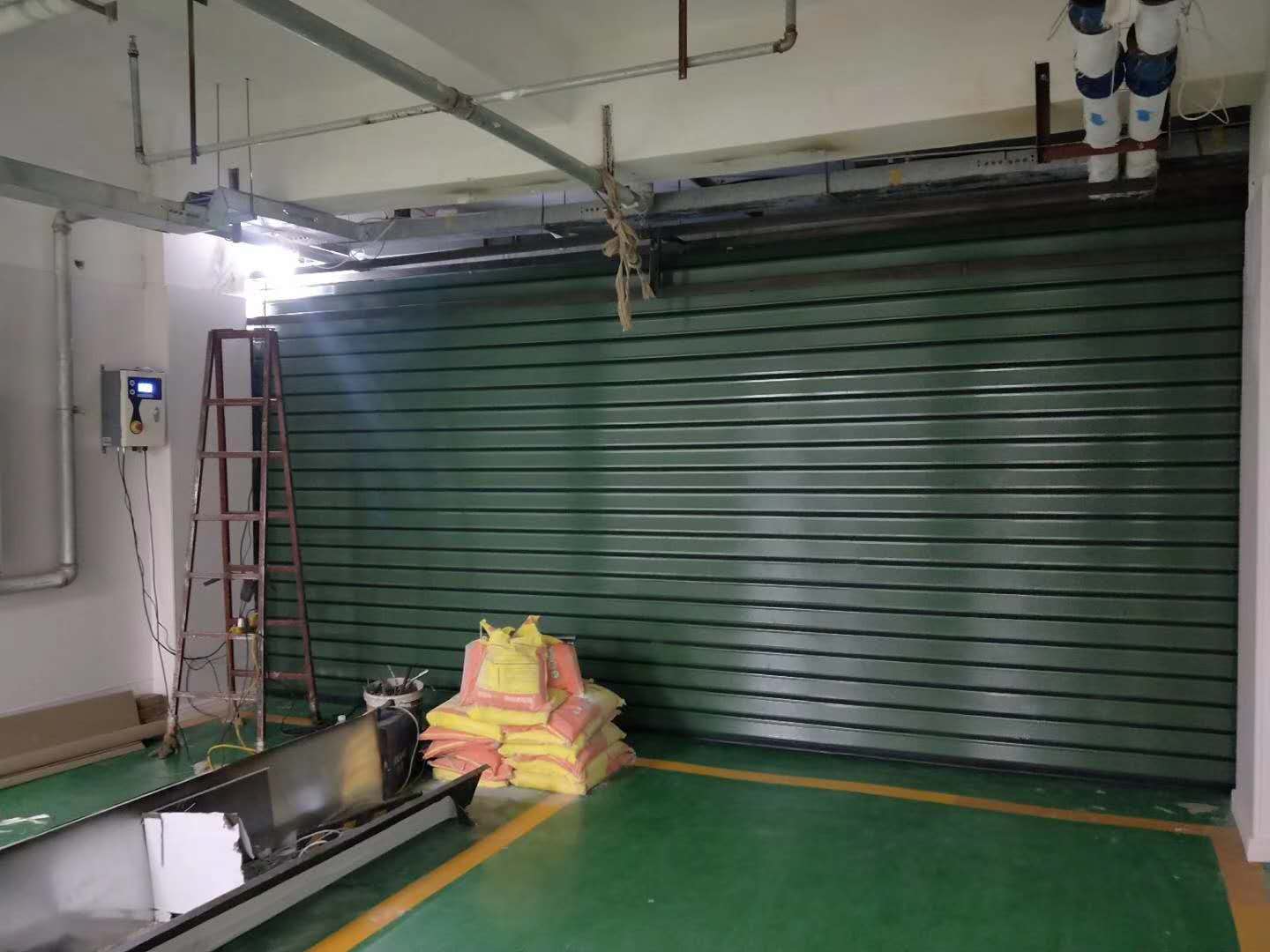 石家庄建驰门业有限公司,主营项目: 主要生产快速卷帘门,大型堆积门