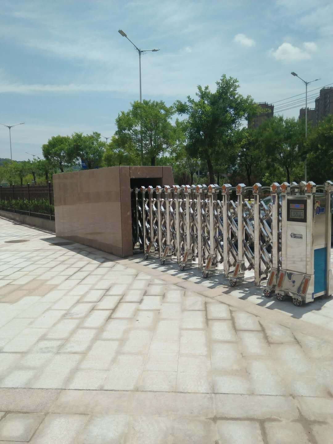 黄埔伸缩门,黄埔电动伸缩门厂家,黄埔电动门厂家