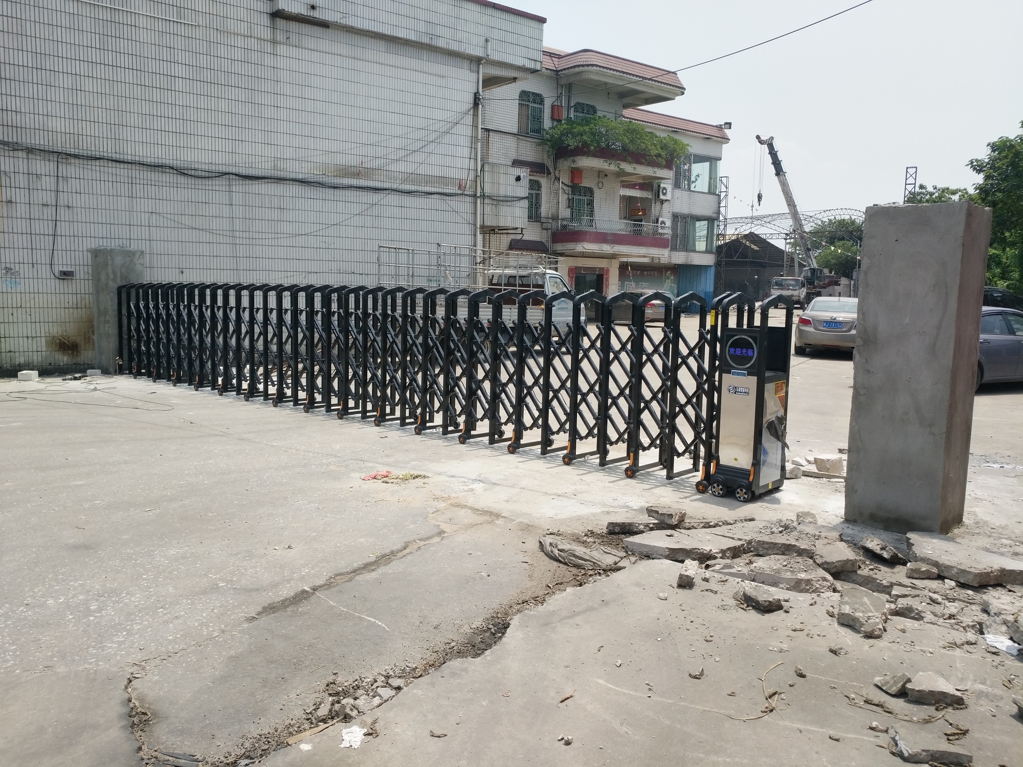 望牛墩工厂伸缩门定做,不锈钢伸缩门,工地电动门厂家