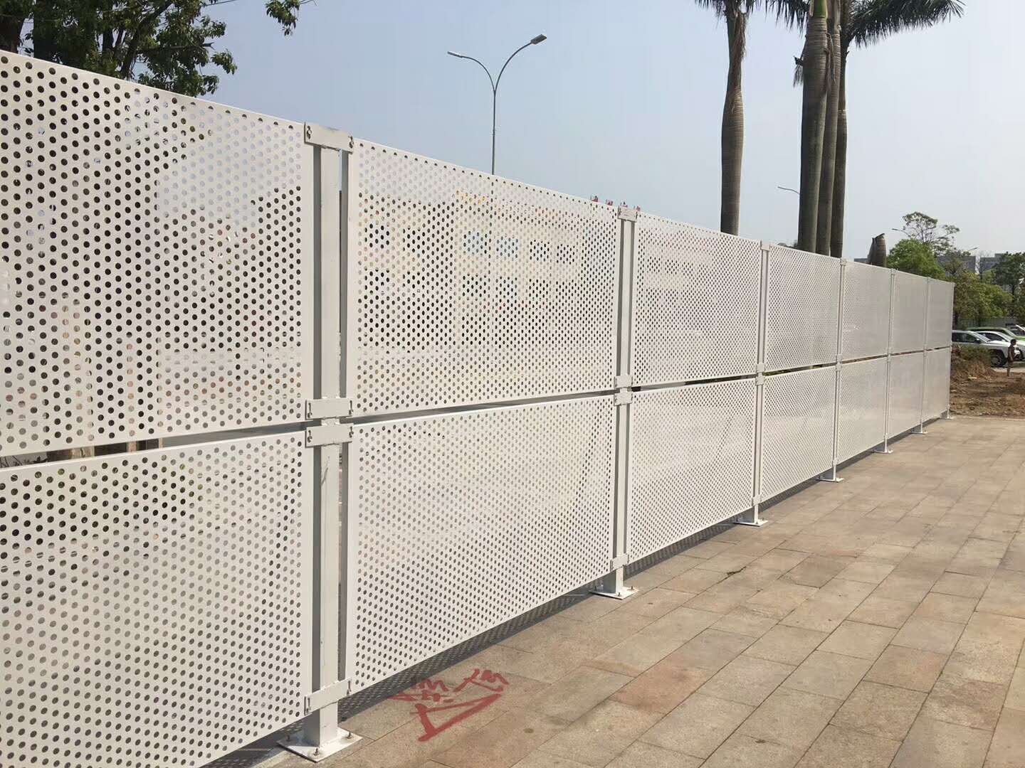 广东广州防风抑尘网工地围墙围栏冲孔网吸音板穿孔洞洞板围挡