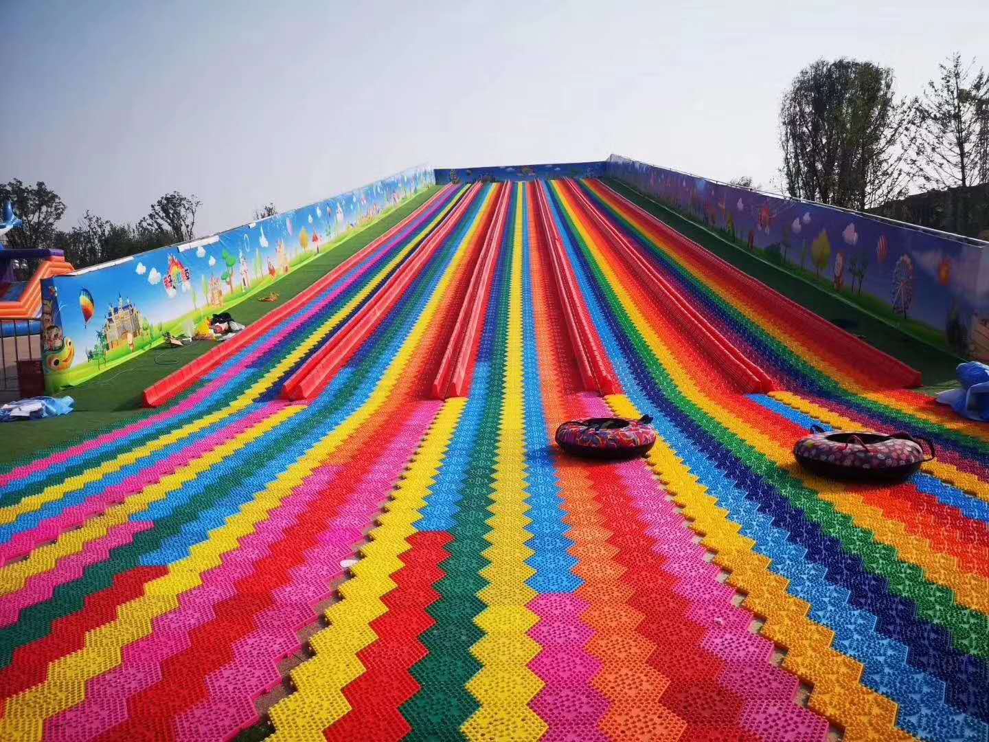 全国供应优质七彩旱雪滑道出租低价格七彩旱雪滑道出售