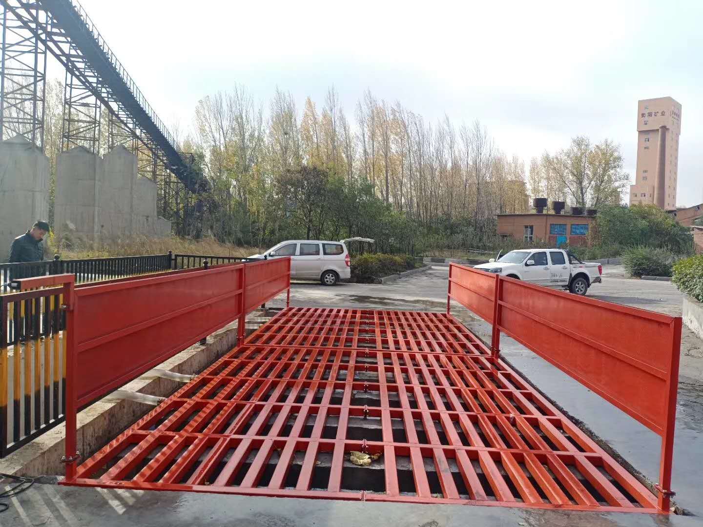 昆明工地洗车机安装-红外线感应-循环用水-专业定制