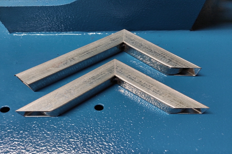 佛山方管液压切角机,矩形管切45度斜角折起来90度直角