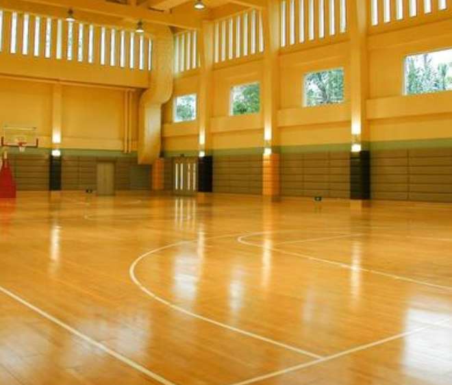 篮球木地板多少钱一平方米|篮球馆运动木地板球馆彩绘及凯美沃专用地板漆应用：嘉定战府球馆