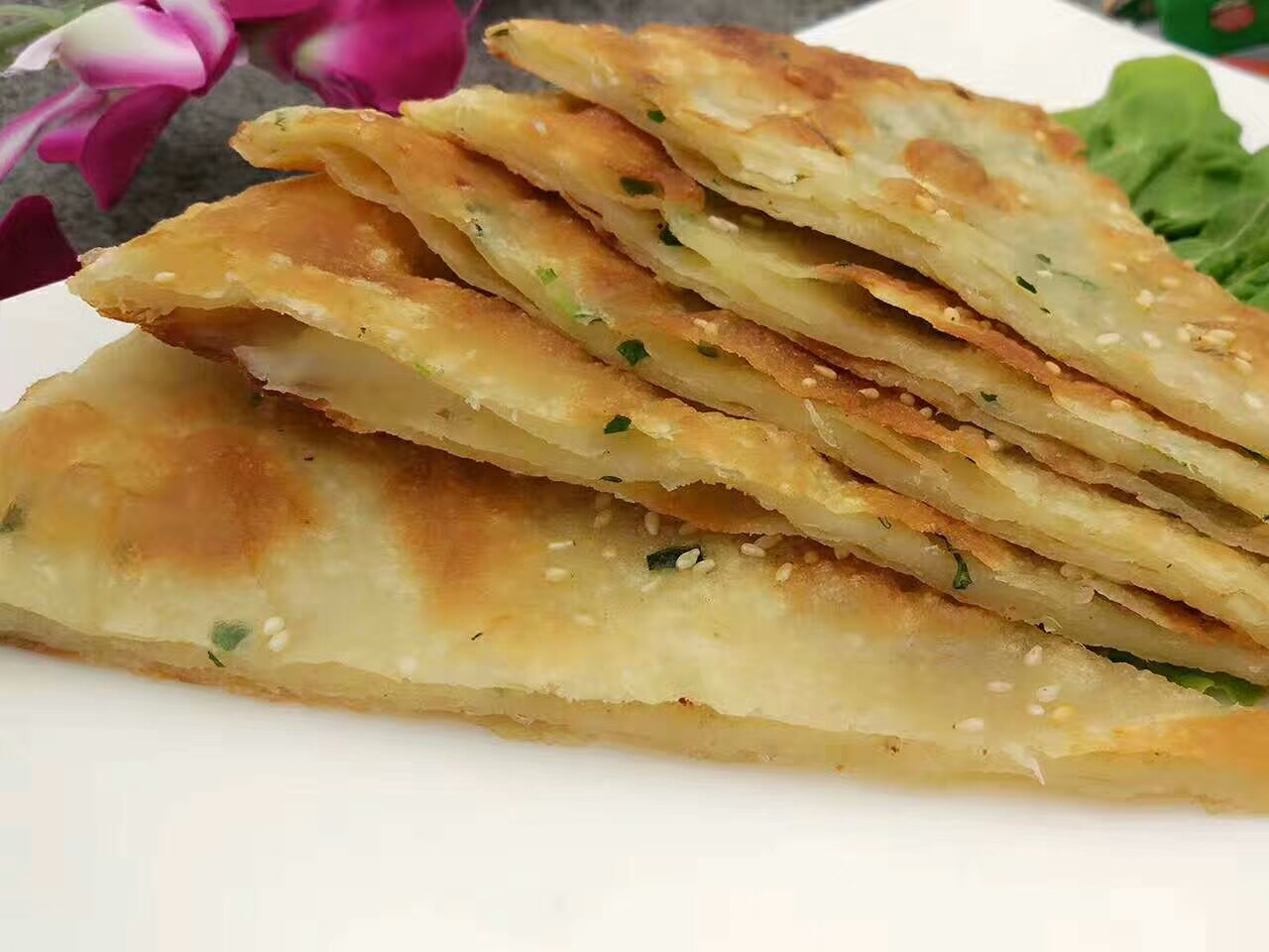 【关于可欣秘制酱香饼】土家酱香饼也叫香酱饼,是湖北省恩施长阳土家